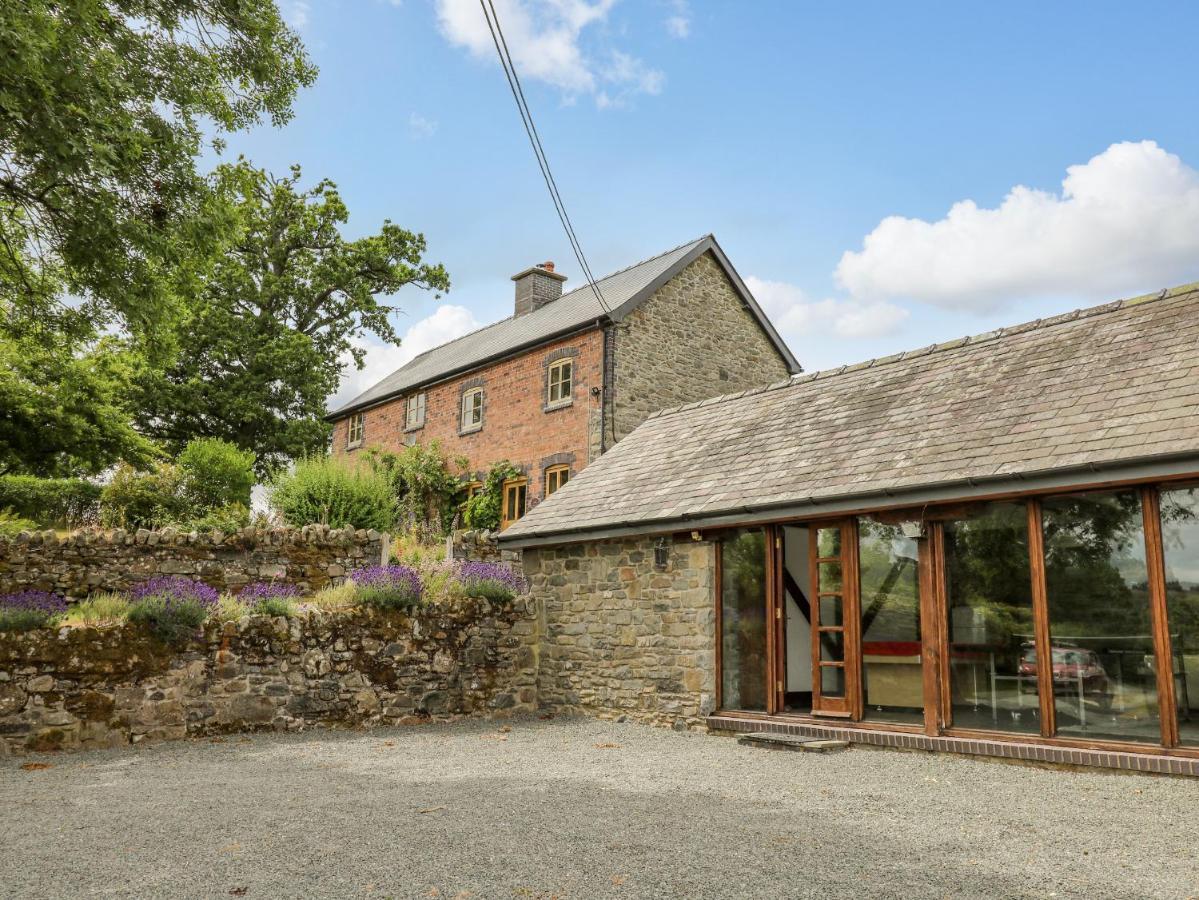 Byrdir Cottage Llanwrthwl Exterior photo